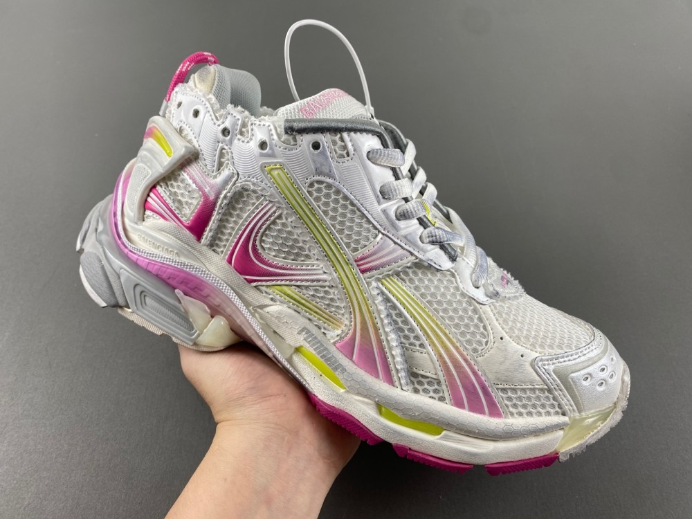 Balenciaga 7.5 Sneaker 042