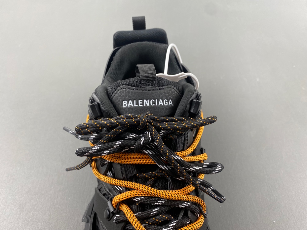 Balenciaga Track Trail Laces 3.0 009