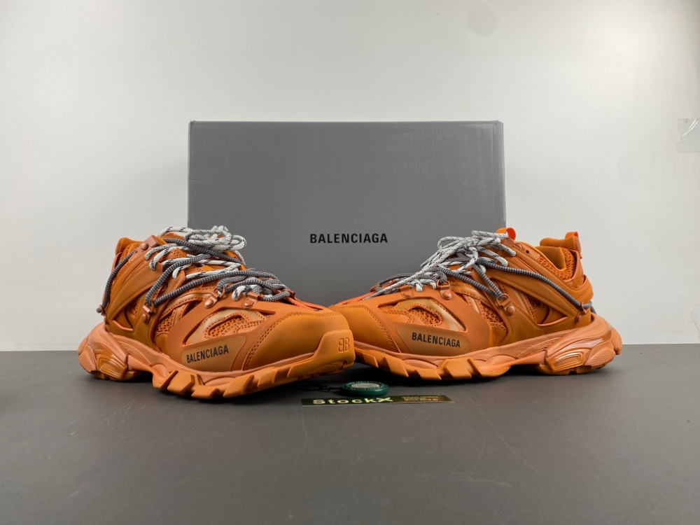 Balenciaga Track Trail Laces 3.0 010