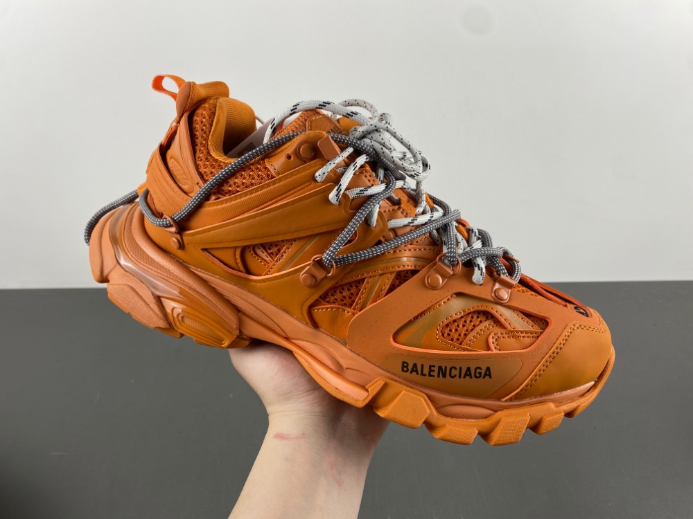 Balenciaga Track Trail Laces 3.0 010