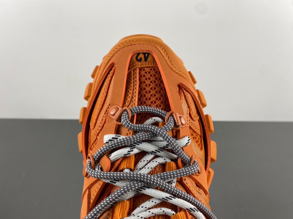 Balenciaga Track Trail Laces 3.0 010