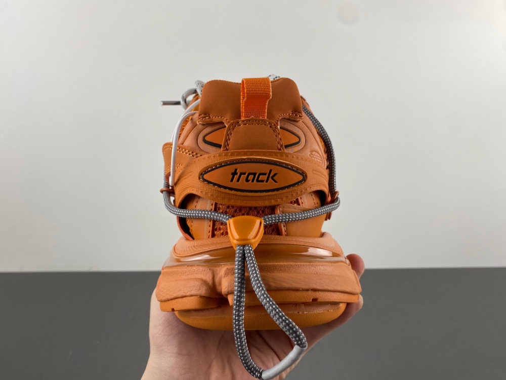 Balenciaga Track Trail Laces 3.0 010