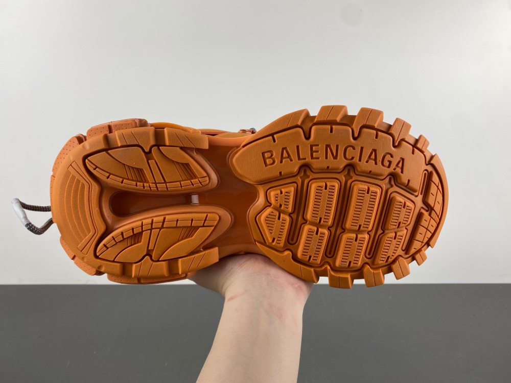 Balenciaga Track Trail Laces 3.0 010
