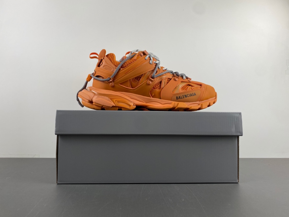 Balenciaga Track Trail Laces 3.0 010