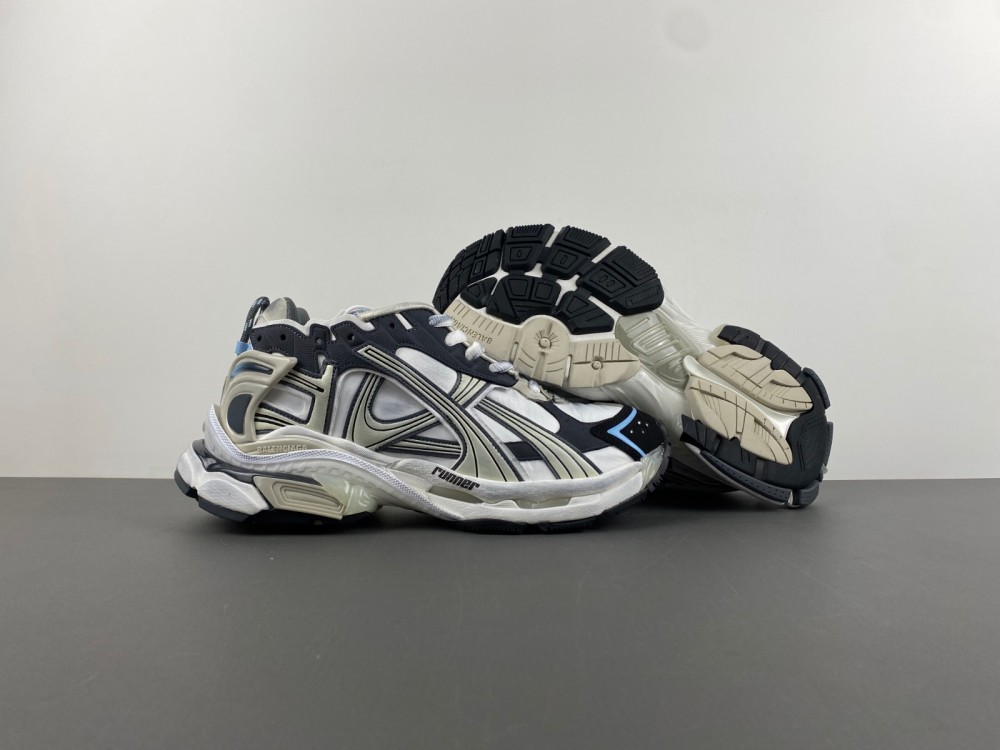 Balenciaga 7.5 Sneaker 043