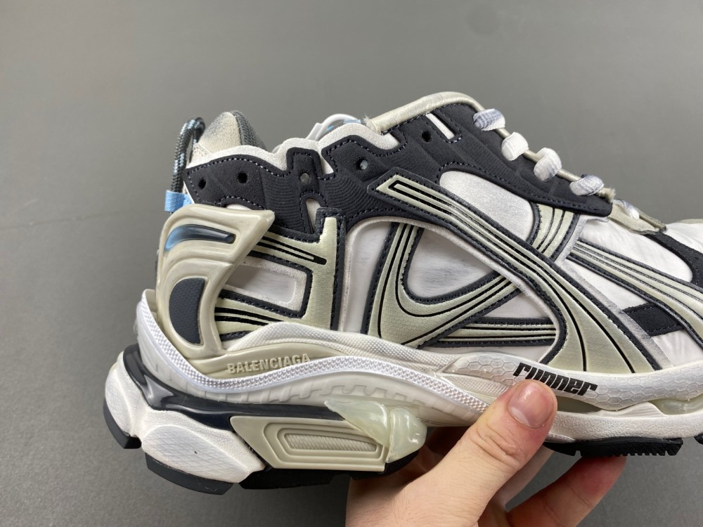 Balenciaga 7.5 Sneaker 043