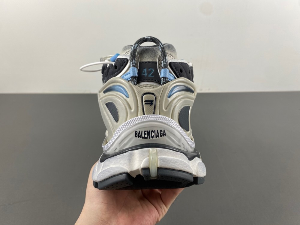 Balenciaga 7.5 Sneaker 043