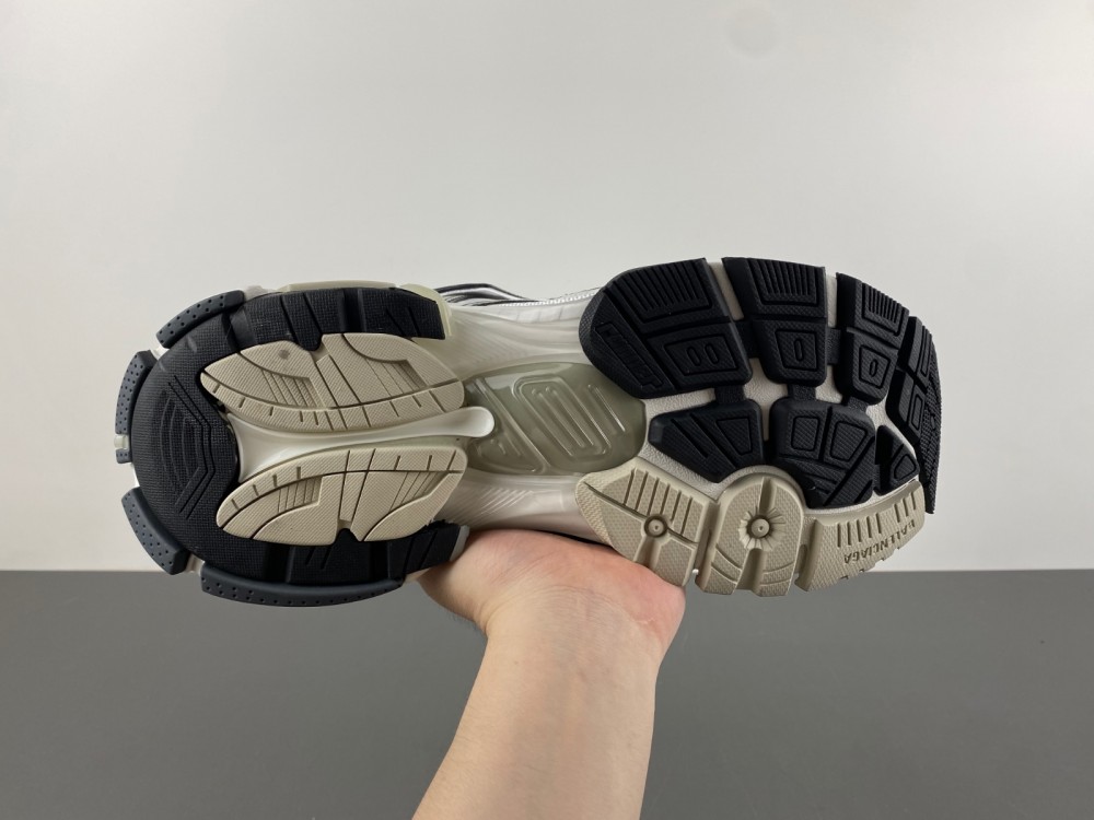 Balenciaga 7.5 Sneaker 043