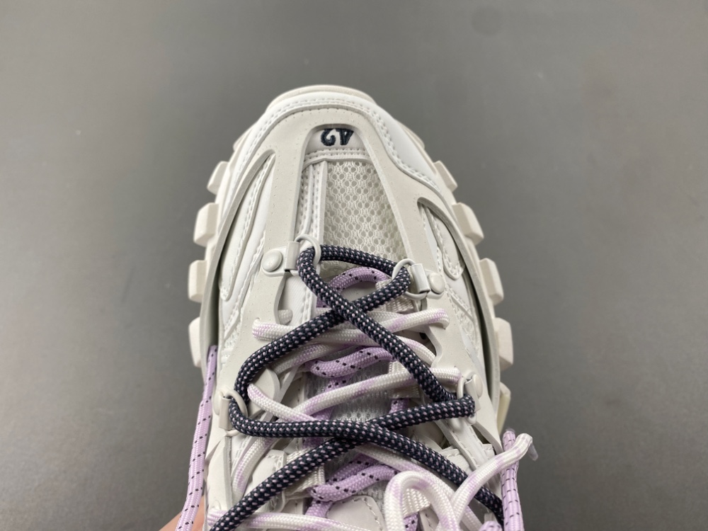Balenciaga Track Trail Laces 3.0 011