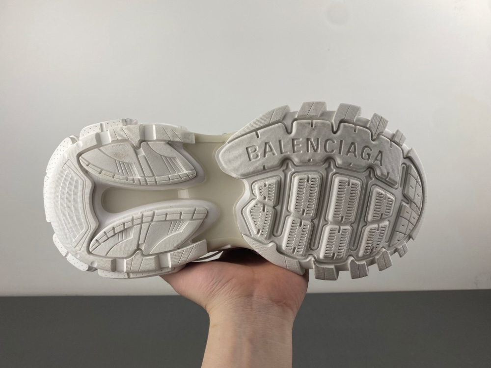 Balenciaga Track Trail Laces 3.0 011