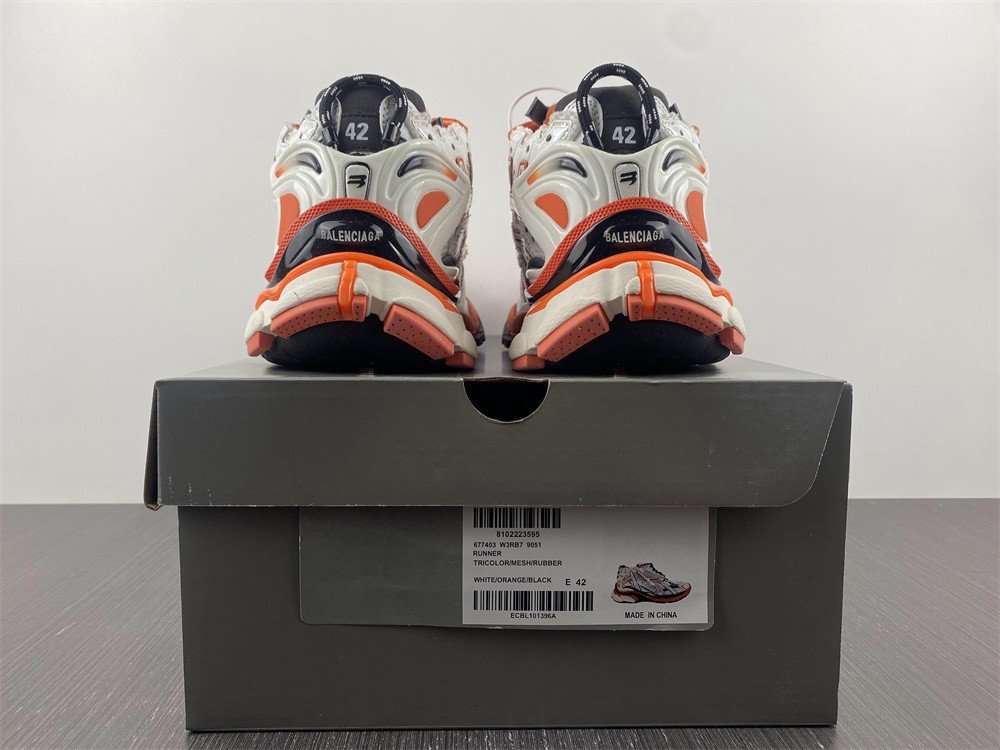 Balenciaga 7.0 Sneaker 002