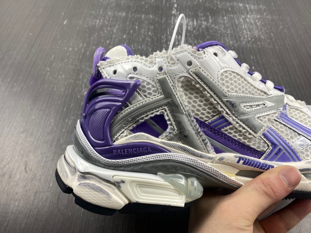 Balenciaga 7.0 Sneaker 001