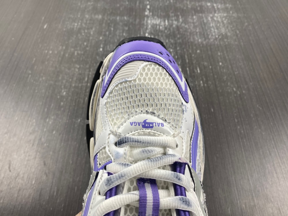 Balenciaga 7.0 Sneaker 001