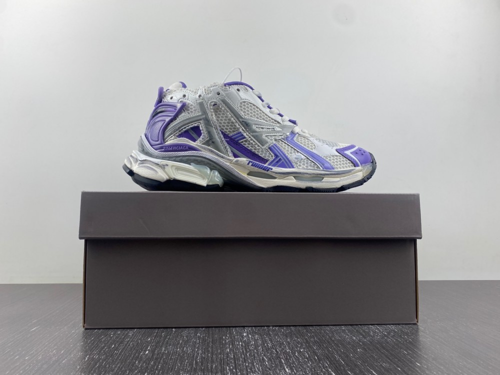 Balenciaga 7.0 Sneaker 001