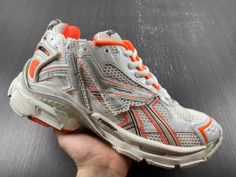 Balenciaga 7.0 Sneaker 003