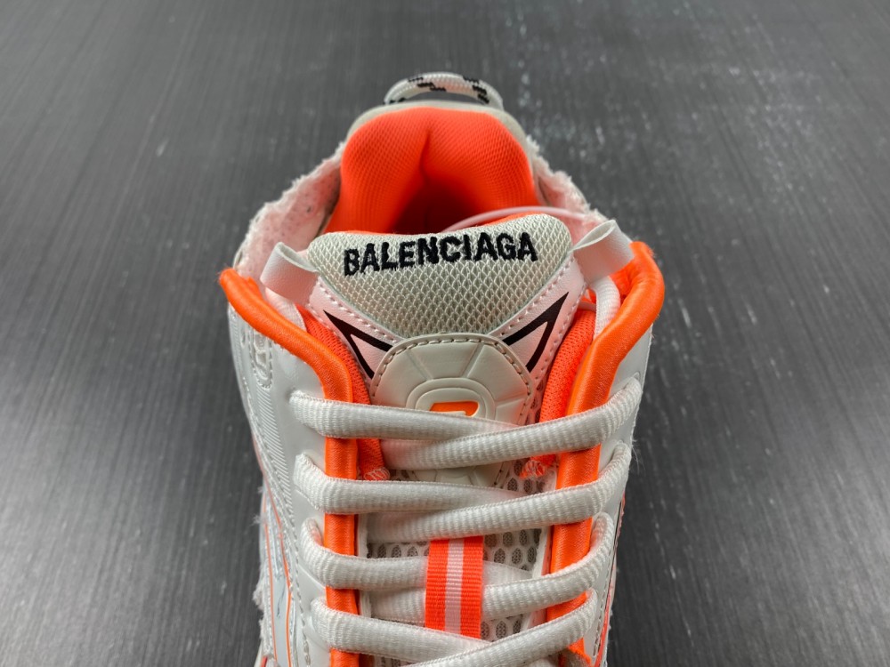 Balenciaga 7.0 Sneaker 003
