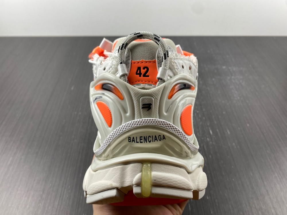 Balenciaga 7.0 Sneaker 003