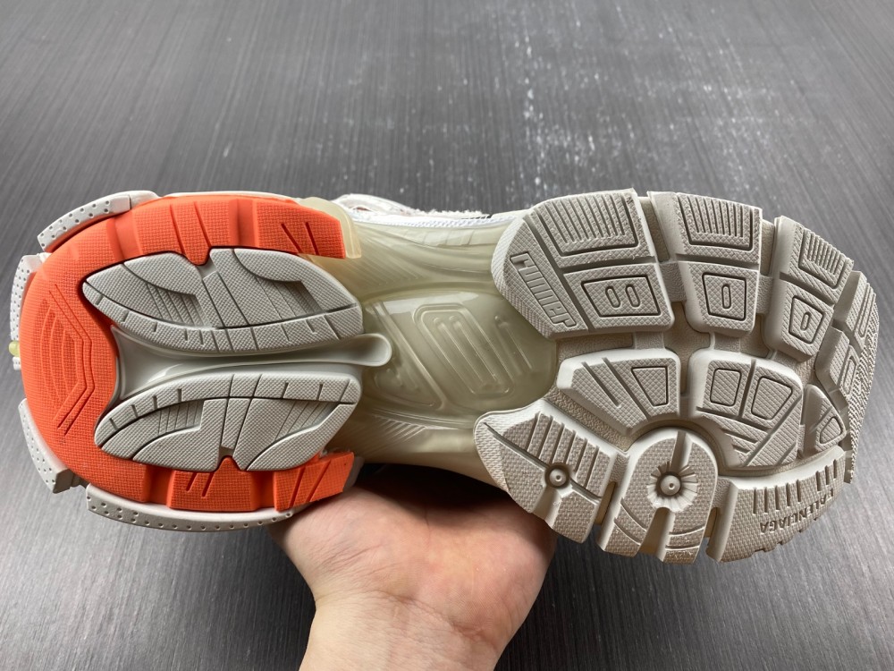 Balenciaga 7.0 Sneaker 003