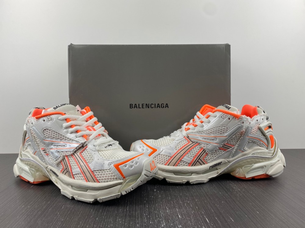 Balenciaga 7.0 Sneaker 003