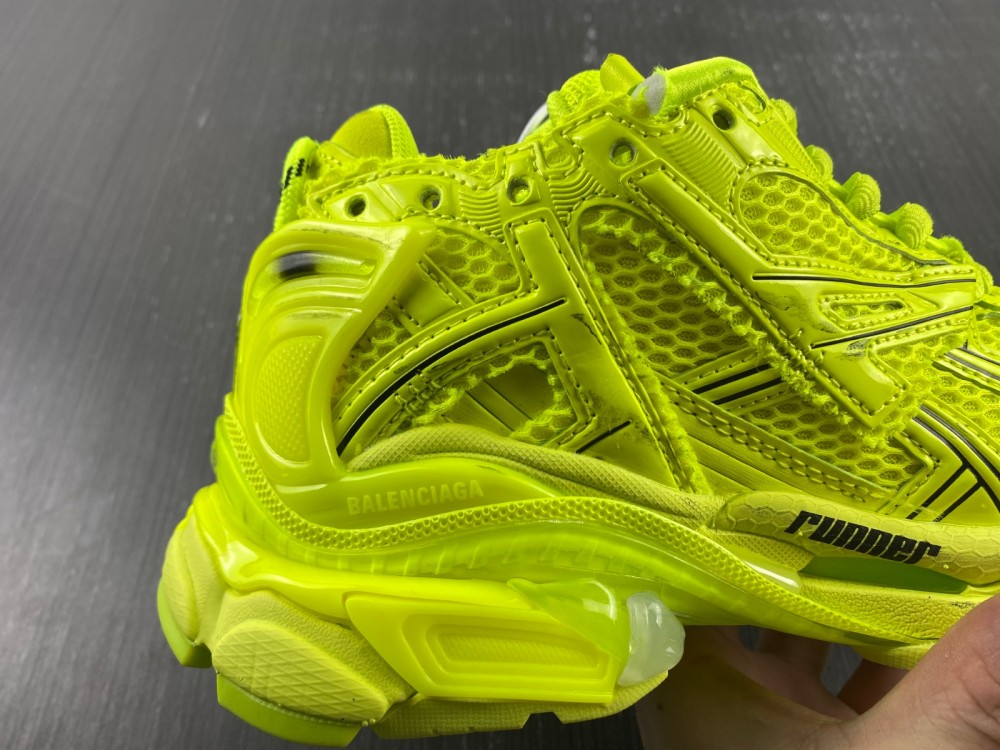 Balenciaga 7.0 Sneaker 004