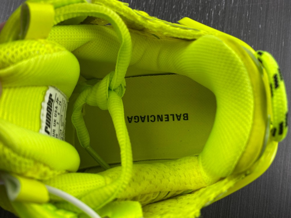 Balenciaga 7.0 Sneaker 004