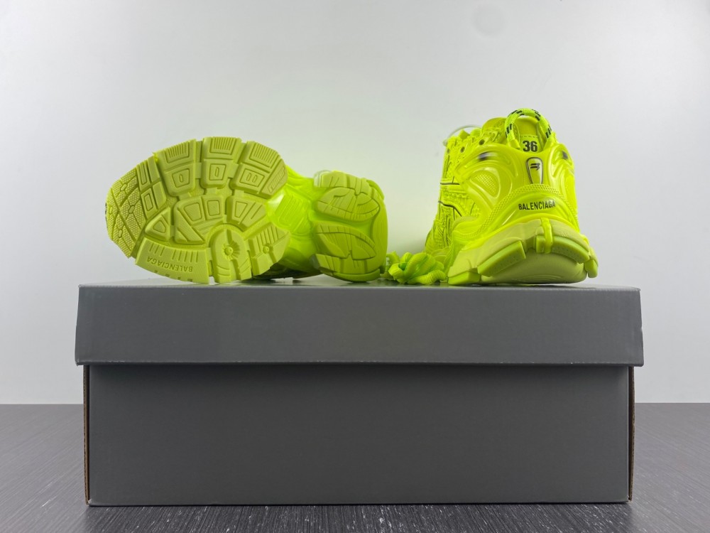 Balenciaga 7.0 Sneaker 004