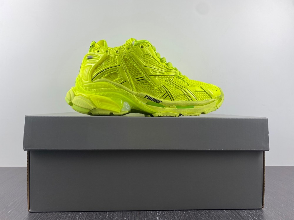 Balenciaga 7.0 Sneaker 004