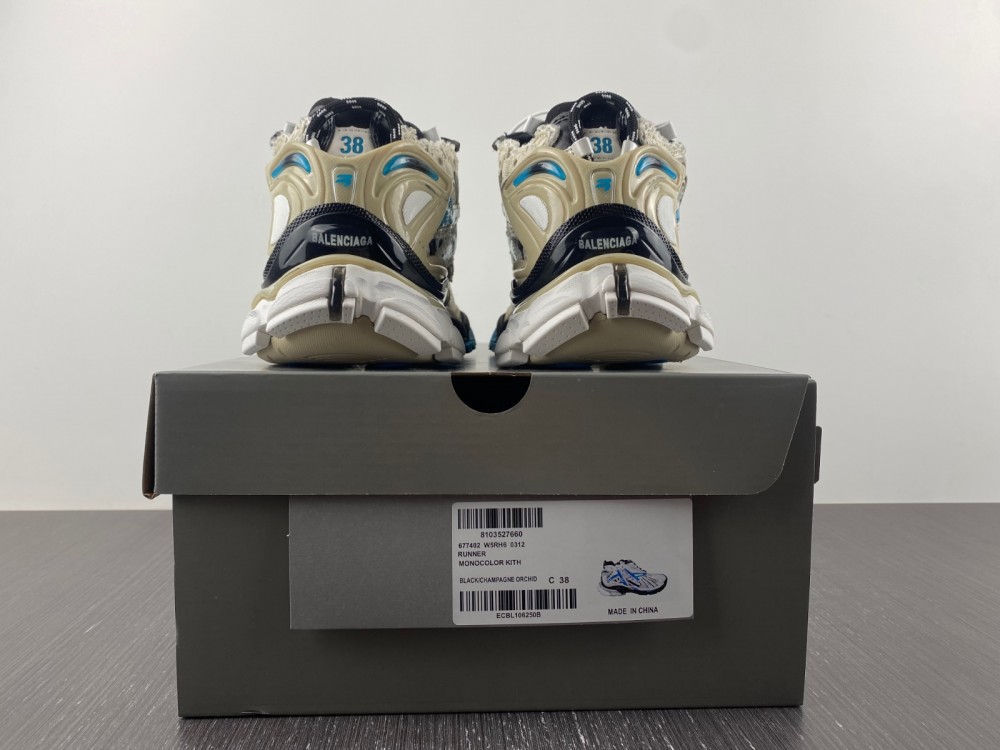 Balenciaga 7.0 Sneaker 005