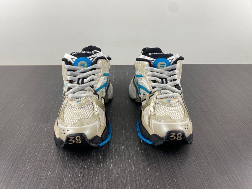 Balenciaga 7.0 Sneaker 005