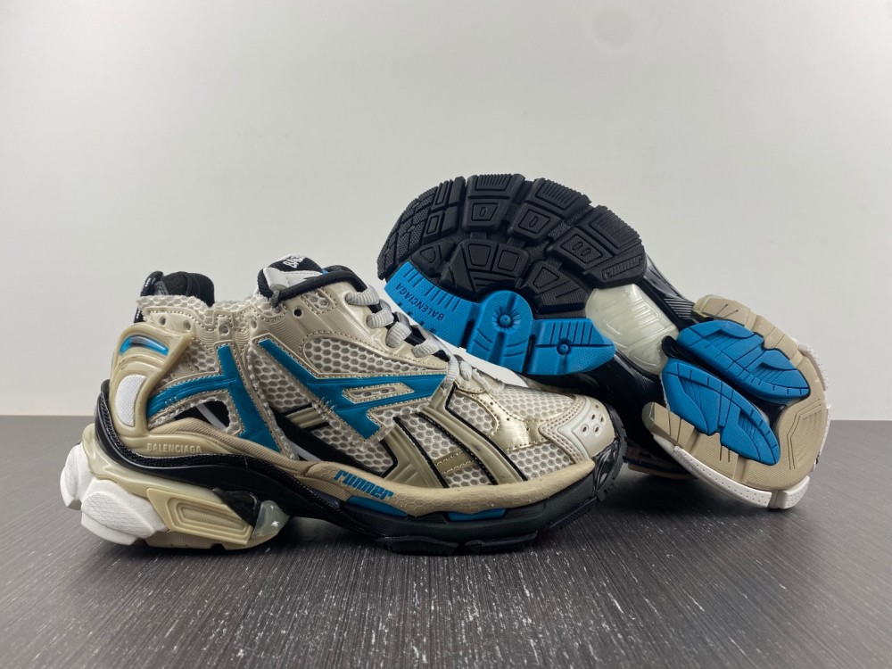 Balenciaga 7.0 Sneaker 005