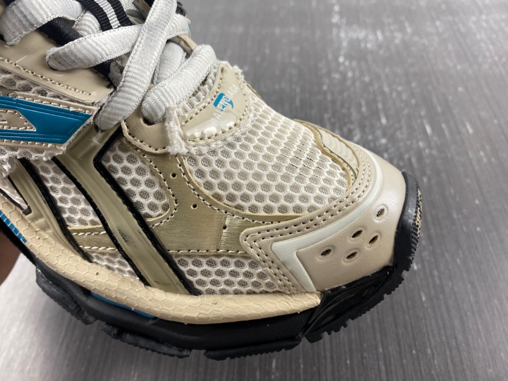 Balenciaga 7.0 Sneaker 005