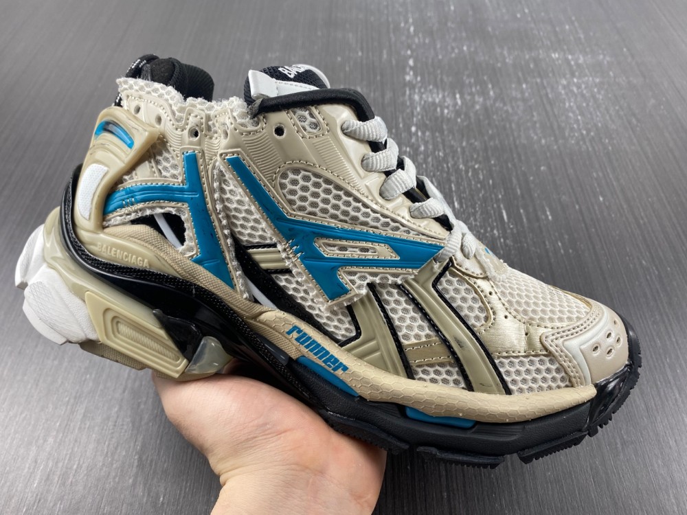 Balenciaga 7.0 Sneaker 005