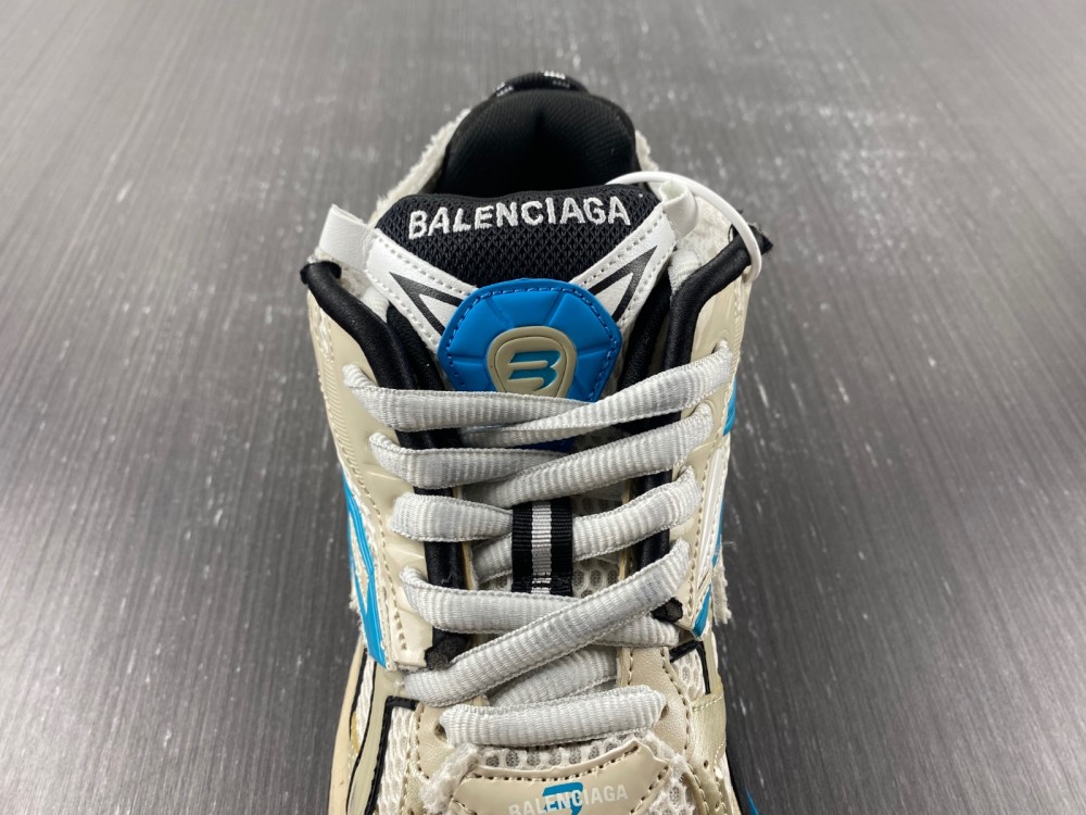 Balenciaga 7.0 Sneaker 005