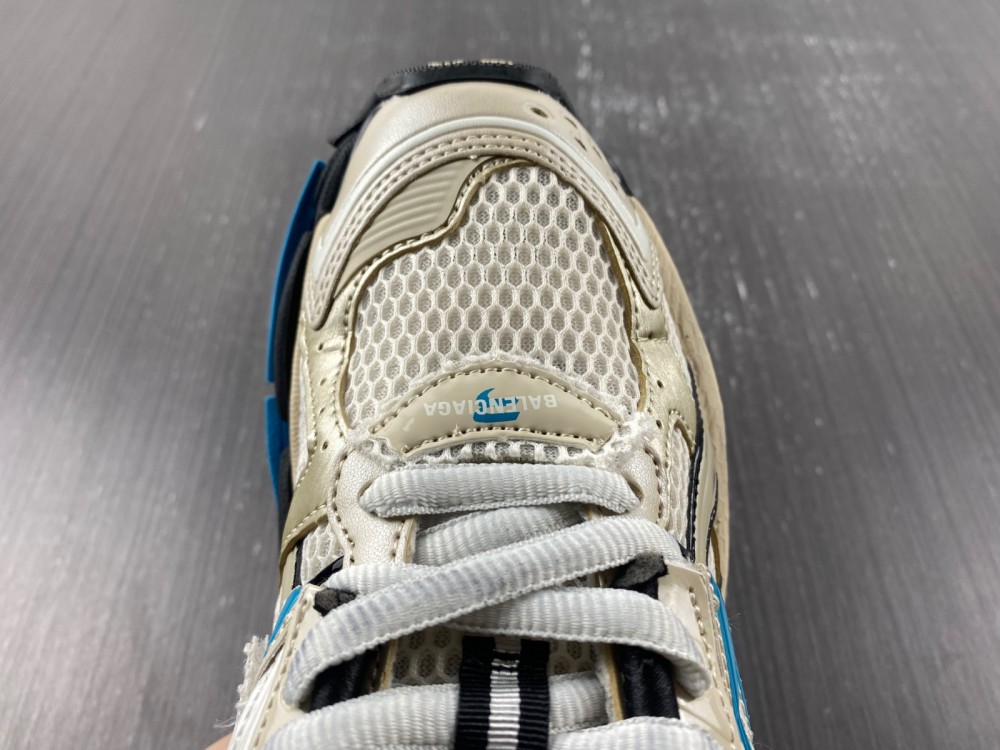 Balenciaga 7.0 Sneaker 005