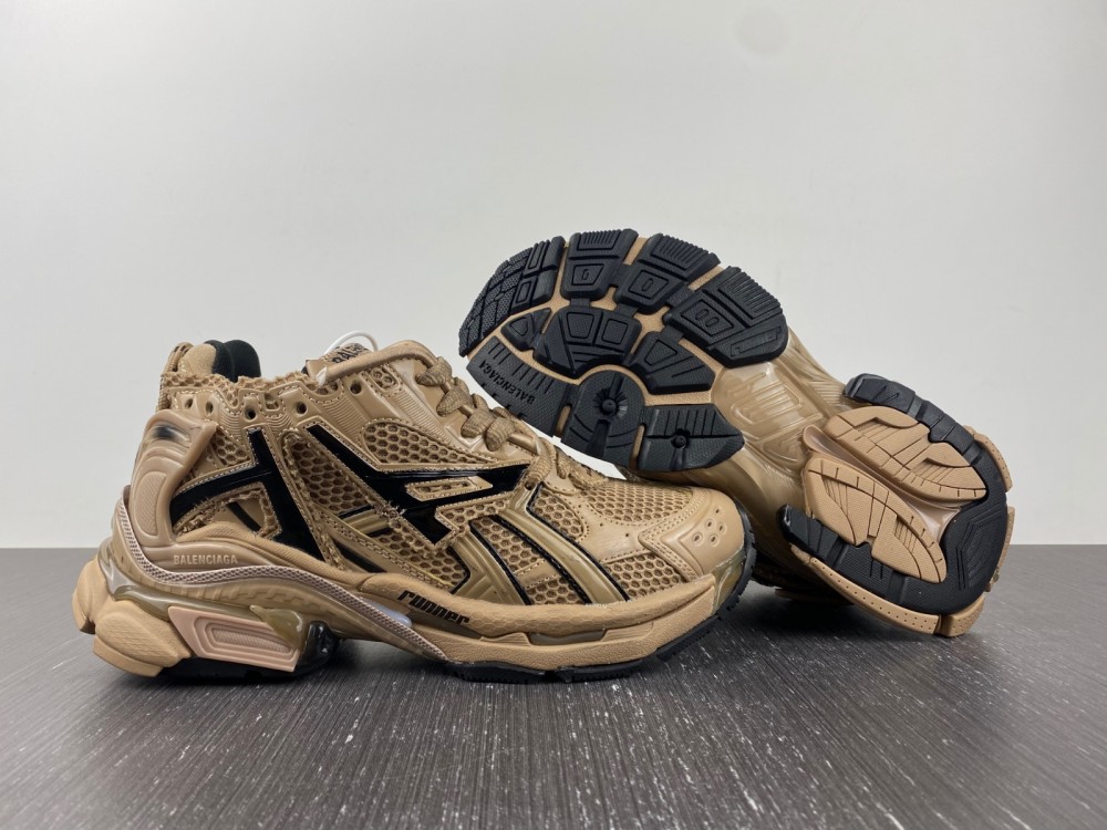 Balenciaga 7.0 Sneaker 006