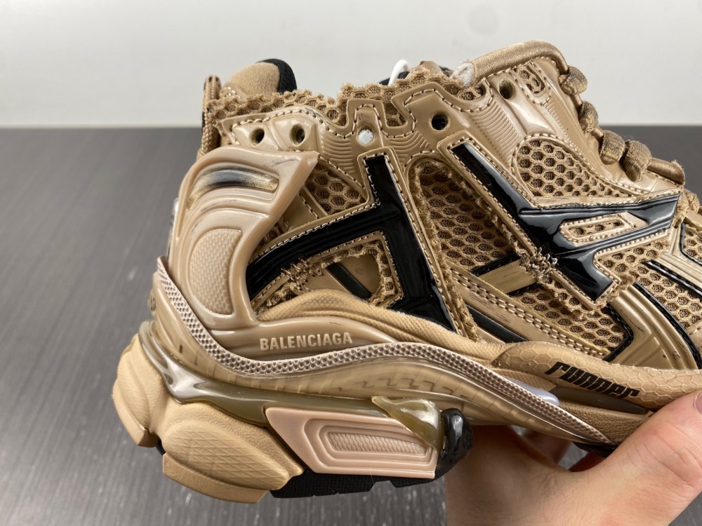 Balenciaga 7.0 Sneaker 006