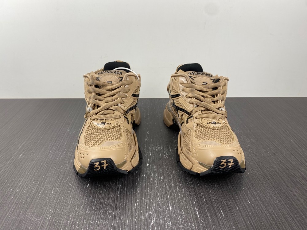 Balenciaga 7.0 Sneaker 006