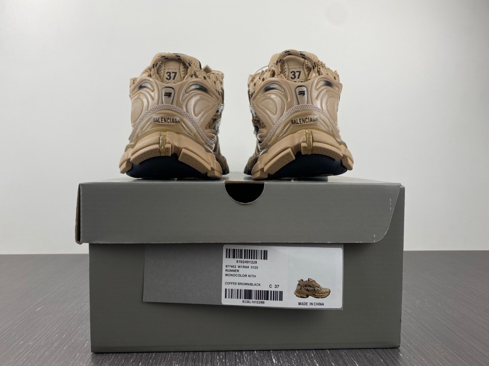 Balenciaga 7.0 Sneaker 006