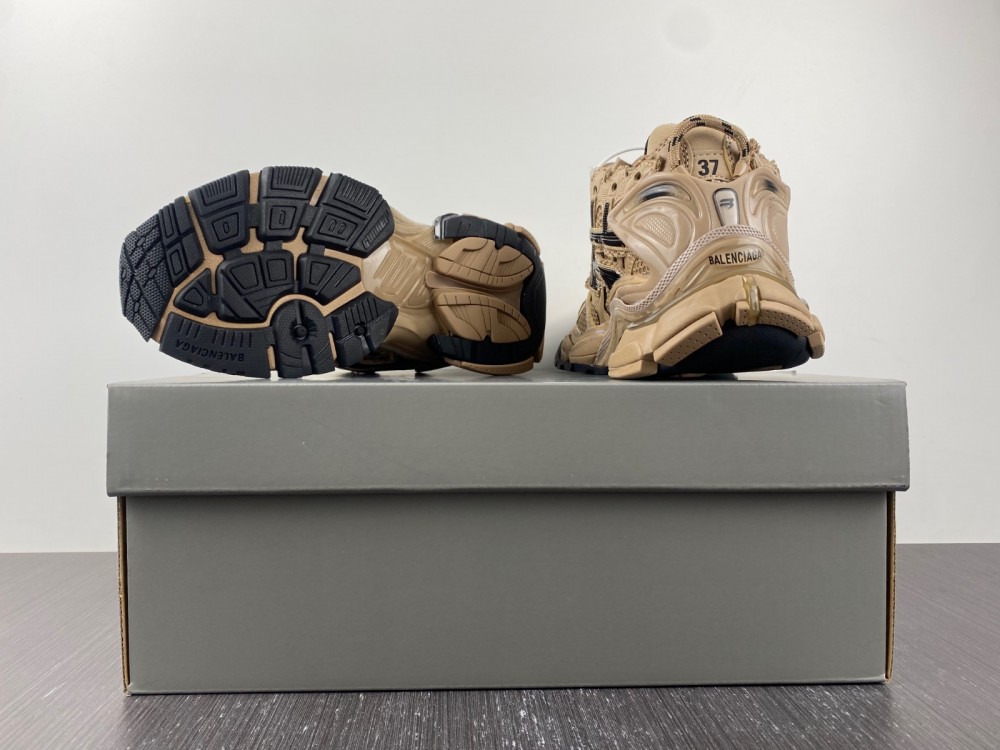 Balenciaga 7.0 Sneaker 006