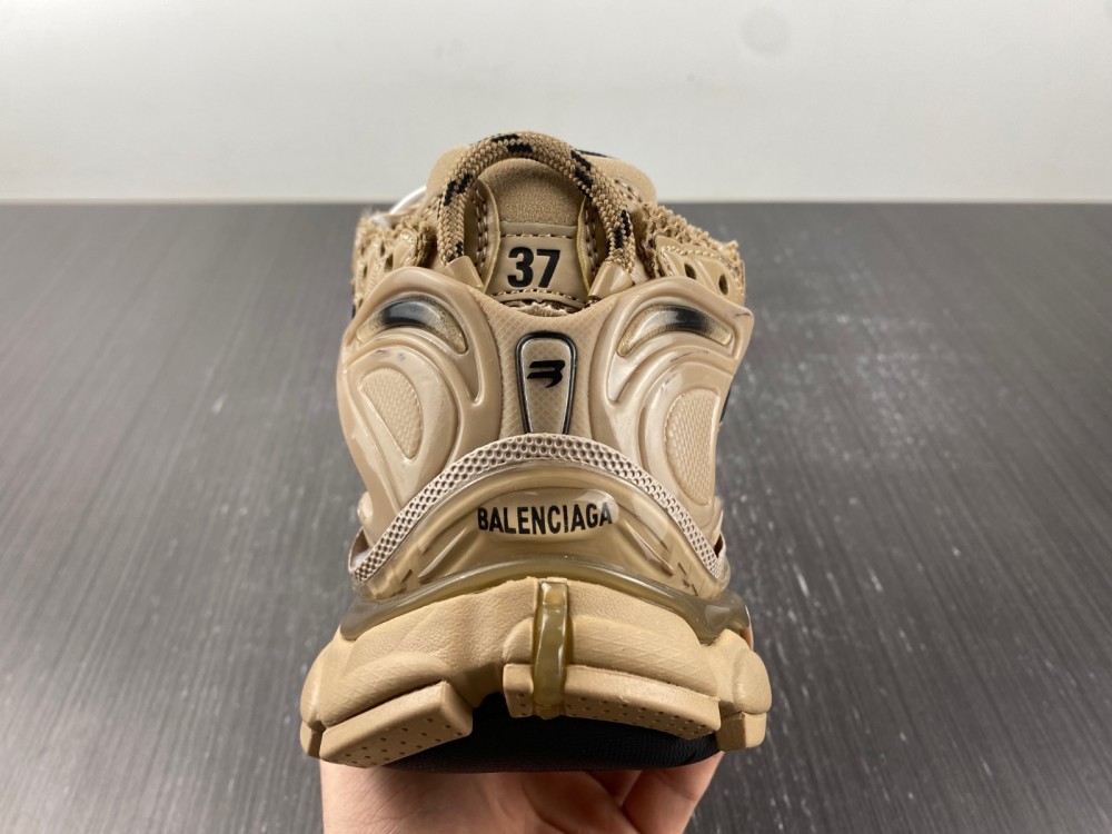 Balenciaga 7.0 Sneaker 006