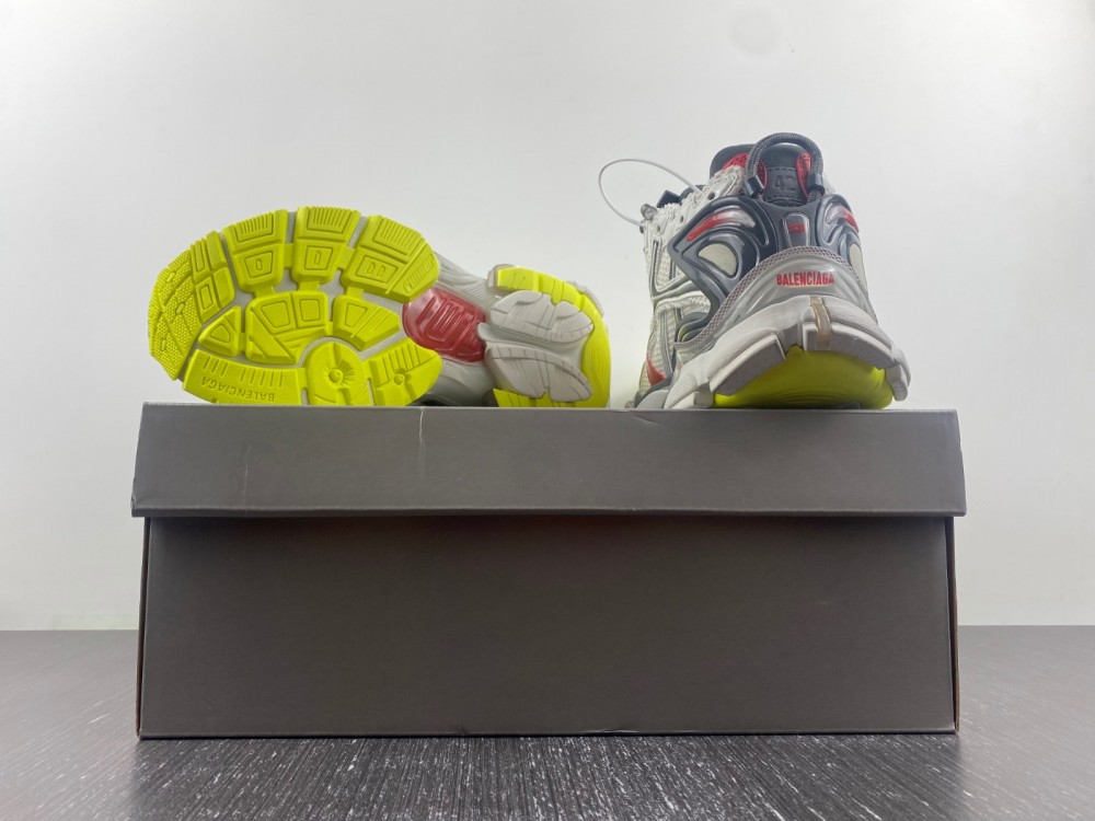 Balenciaga 7.0 Sneaker 008