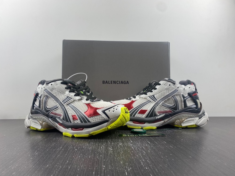 Balenciaga 7.0 Sneaker 008