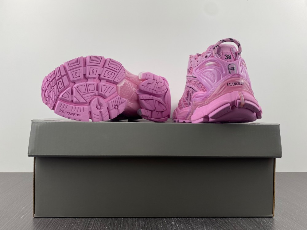 Balenciaga 7.0 Sneaker 009