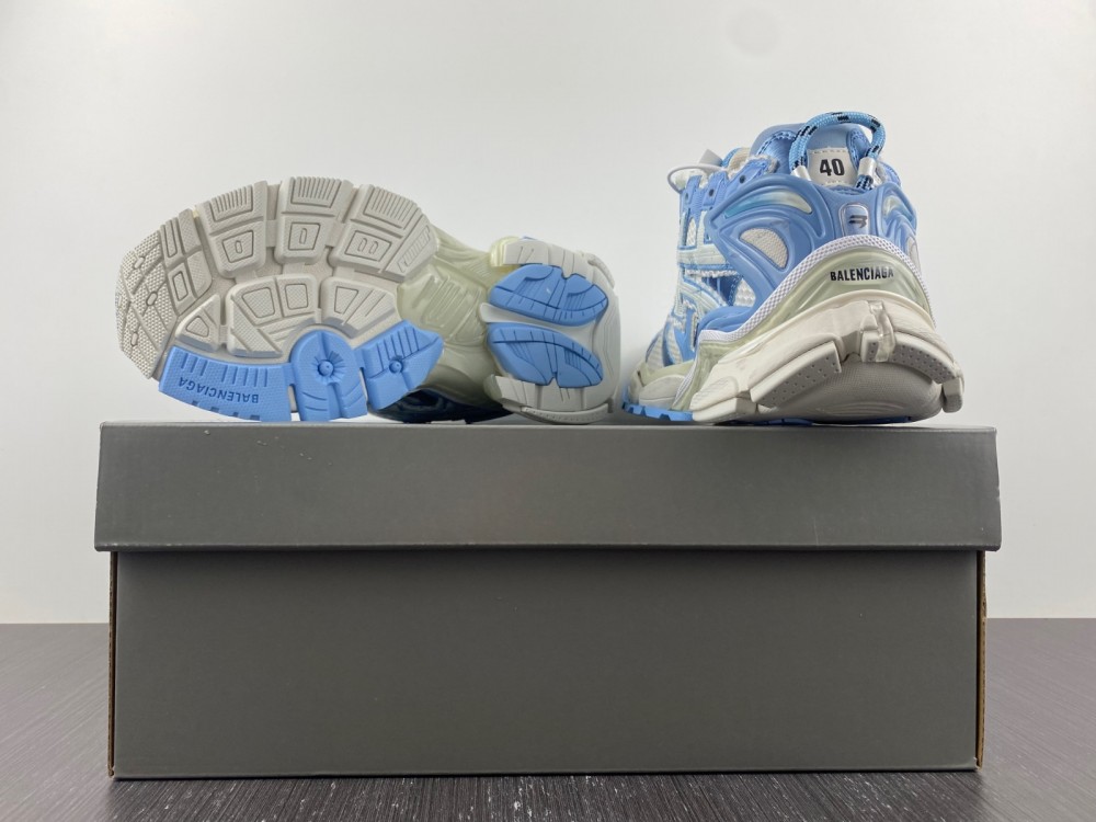 Balenciaga 7.0 Sneaker 010