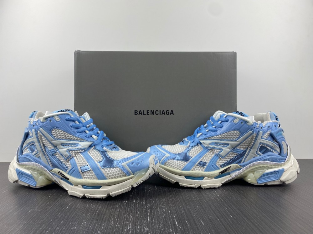 Balenciaga 7.0 Sneaker 010