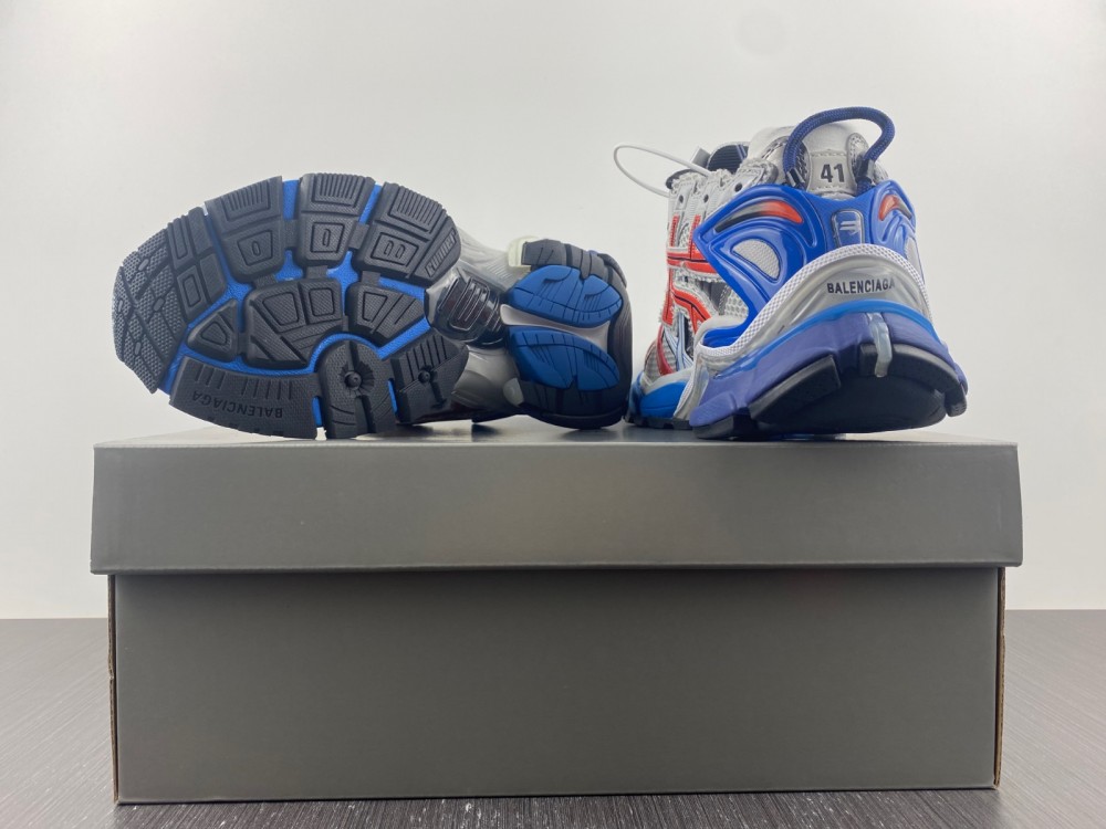 Balenciaga 7.0 Sneaker 011