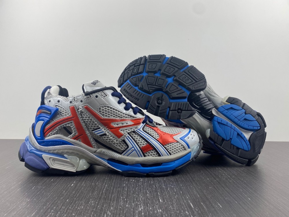 Balenciaga 7.0 Sneaker 011