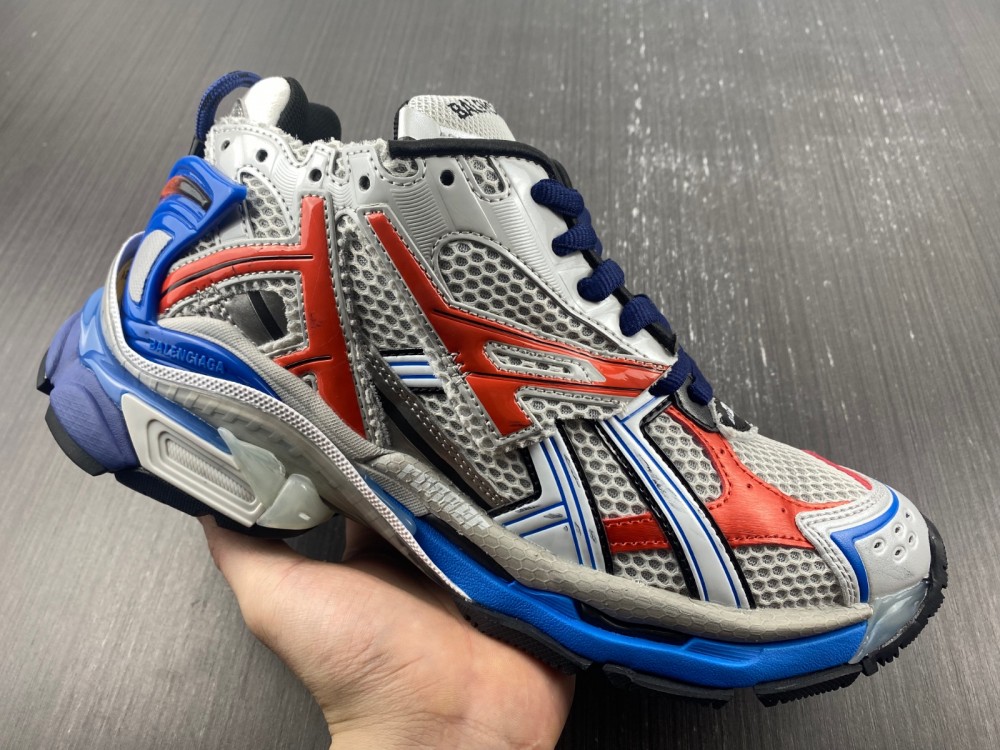 Balenciaga 7.0 Sneaker 011