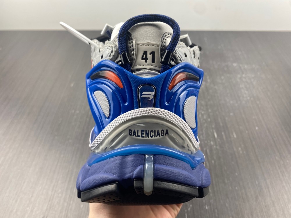 Balenciaga 7.0 Sneaker 011