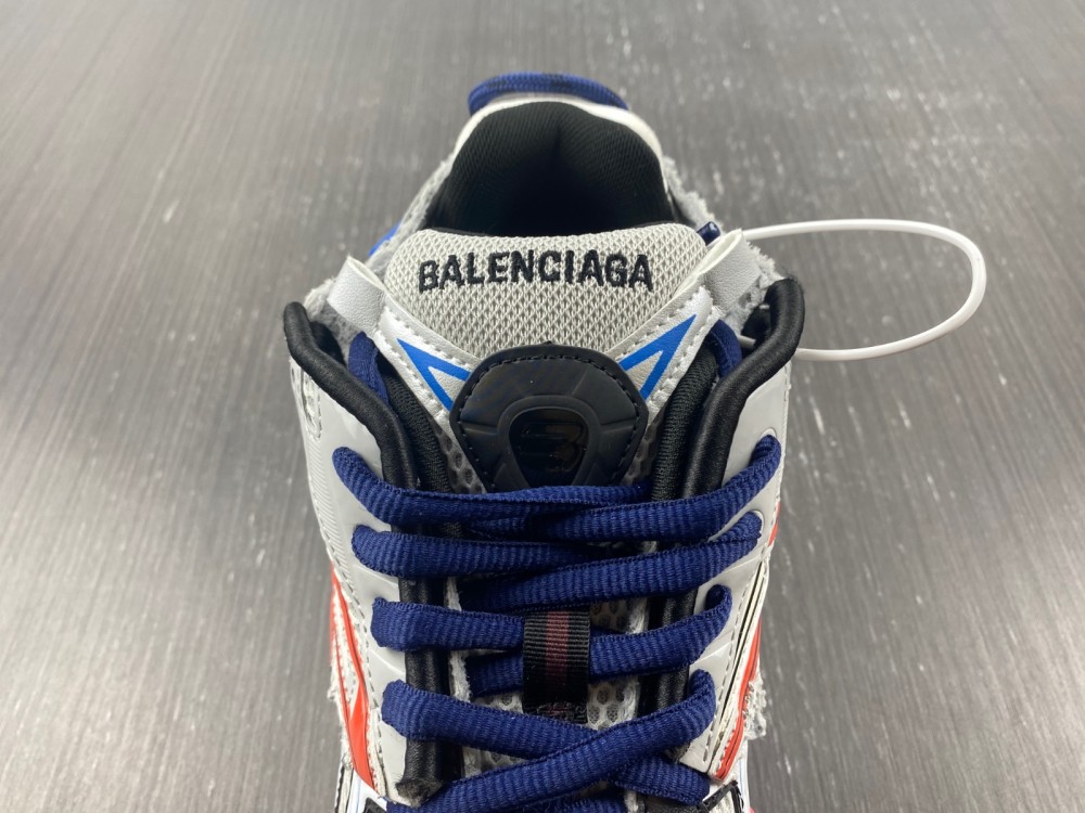 Balenciaga 7.0 Sneaker 011